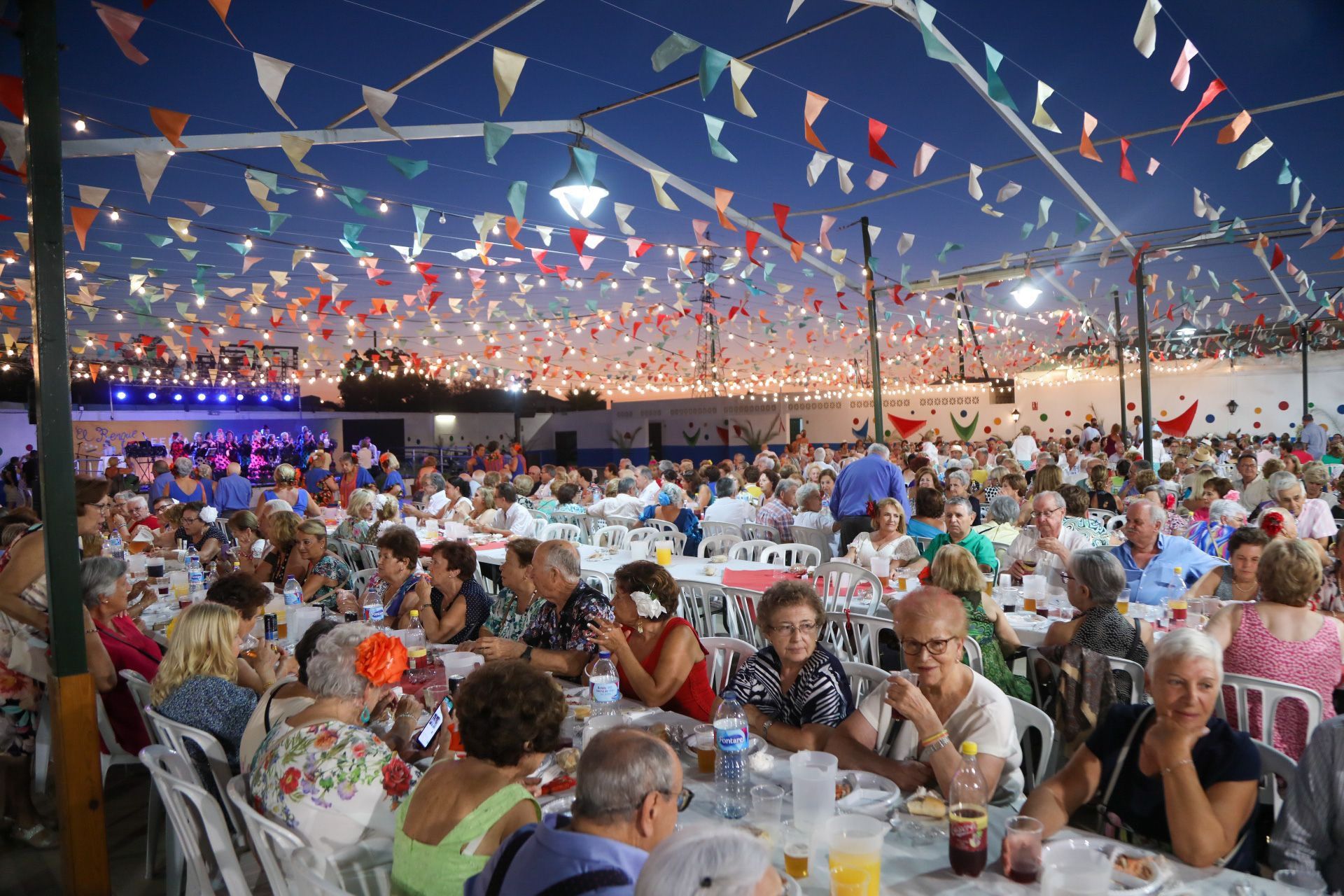 'El Rengue', la caseta donde los mayores disfrutan de la Feria de Málaga