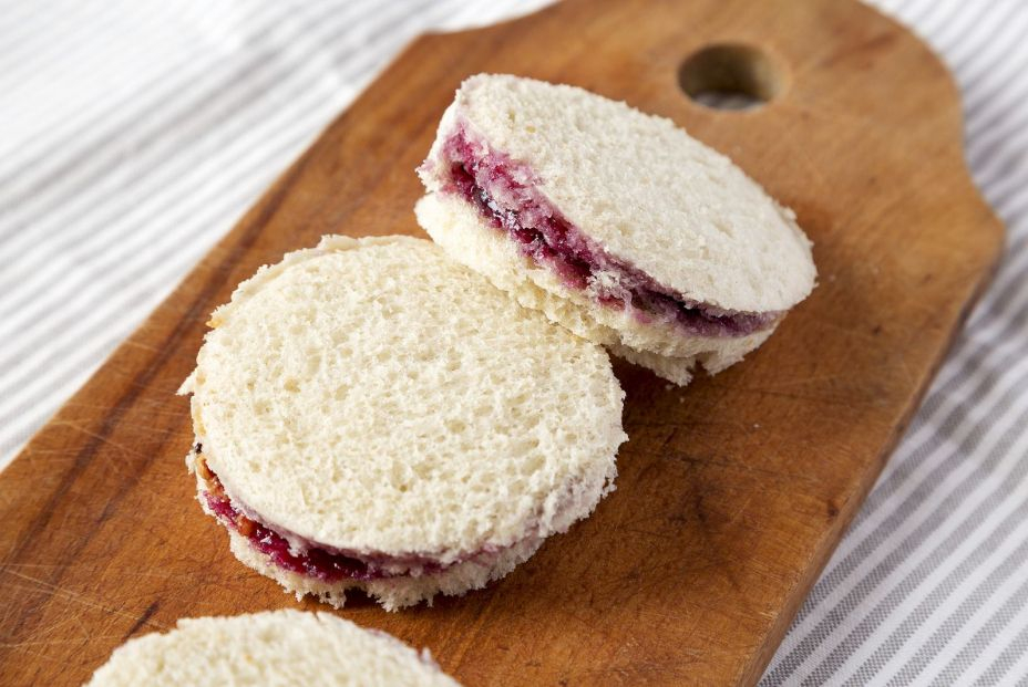 Este es el sándwich que la Reina de Inglaterra toma a diario desde hace 90 años. Foto: bigstock Este es el sándwich que la Reina de Inglaterra toma a diario desde hace 90 años. Foto: bigstock