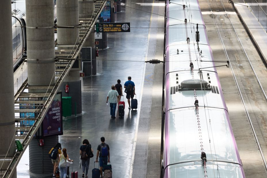 Ya se puede adquirir el nuevo abono gratuito de Renfe