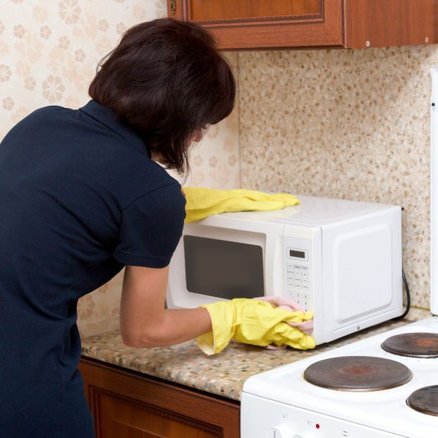 Nevera, lavavajillas, microondas… ¿Cada cuánto debemos limpiar los electrodomésticos?