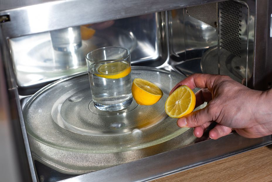 Nevera, lavavajillas, microondas… ¿Cada cuánto debemos limpiar los electrodomésticos?