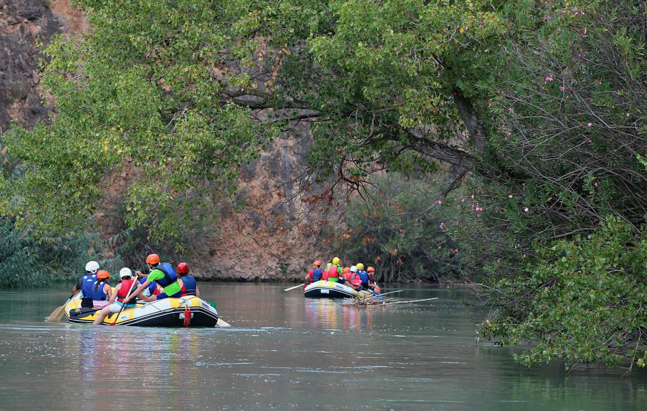 Hacer rafting en la Región de Murcia entre arrozales y disfrutar un menú con arroz de Calasparra. Foto: Murcia Turística