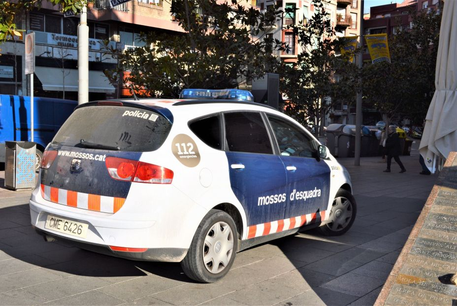 EuropaPress 1600709 detenidos lleida robar tarjetas tiendas bares pequenas compras