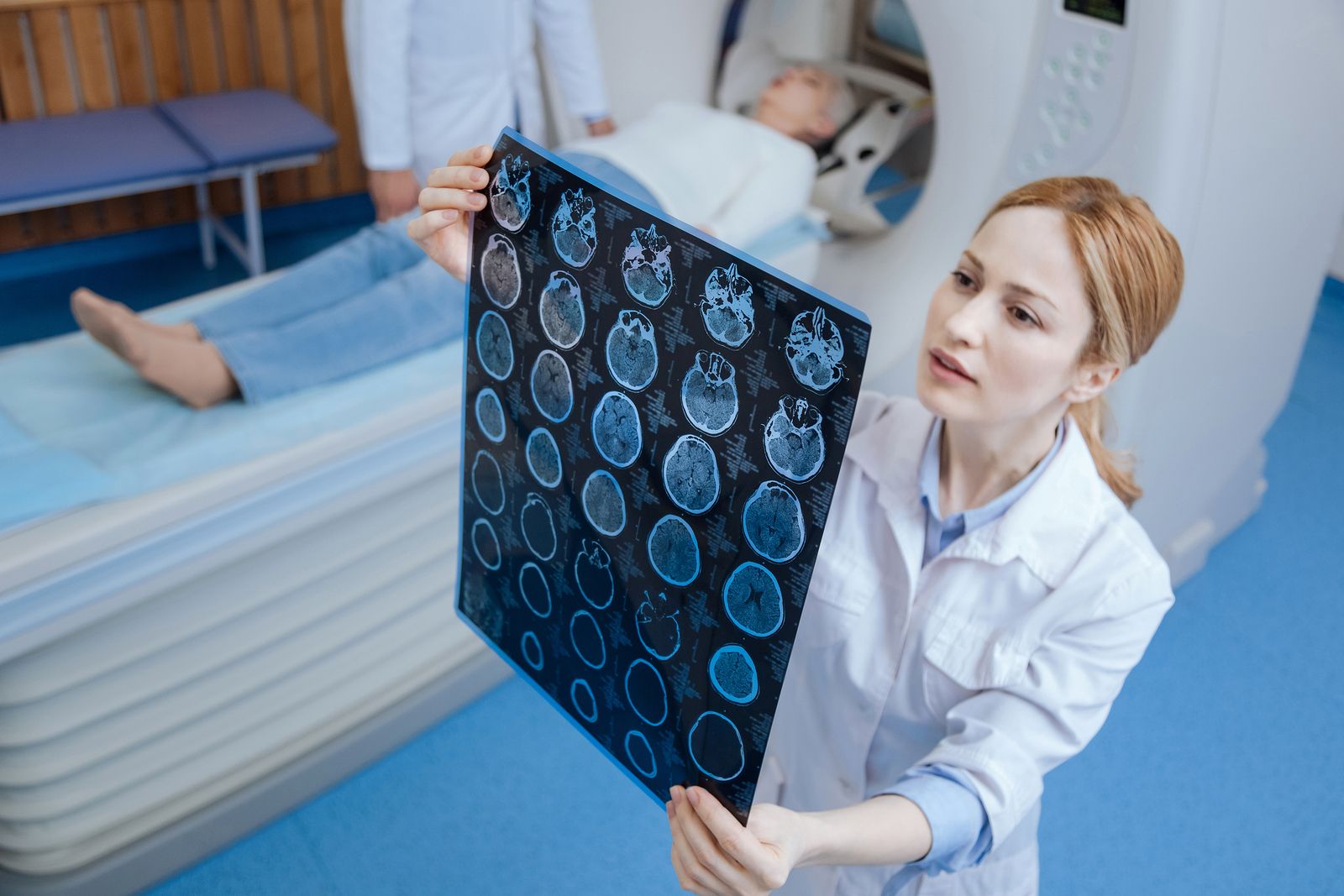 El PET ofrece una visión molecular y celular del organismo qué diagnostica El PET ofrece una visión molecular y celular del organismo qué diagnostica