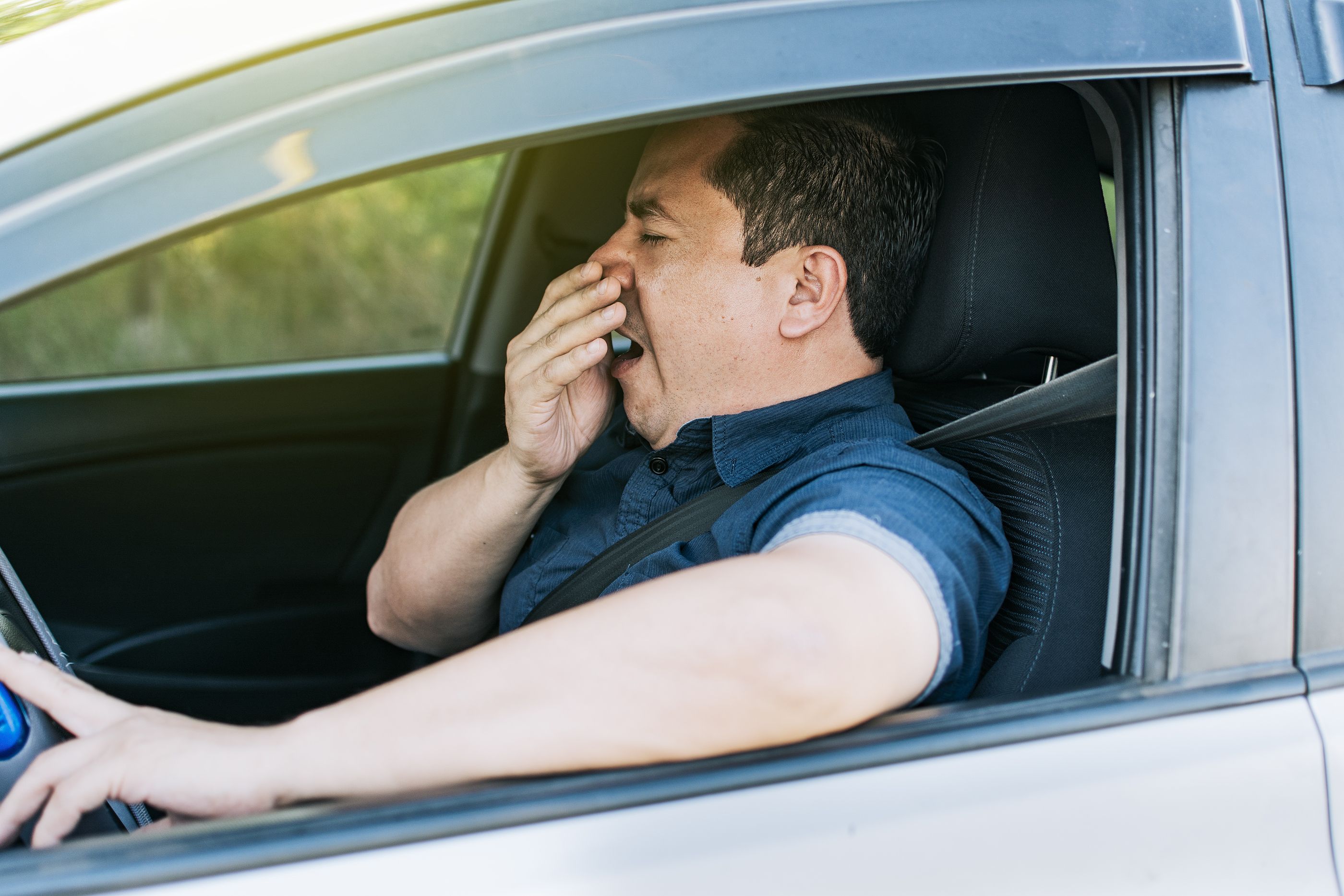 La DGT alerta a los mayores: cuidado con la somnolencia al volante
