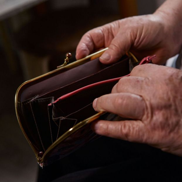 Las mujeres mayores tienen 16.000 euros menos riqueza que los hombres. Foto: Bigstock 