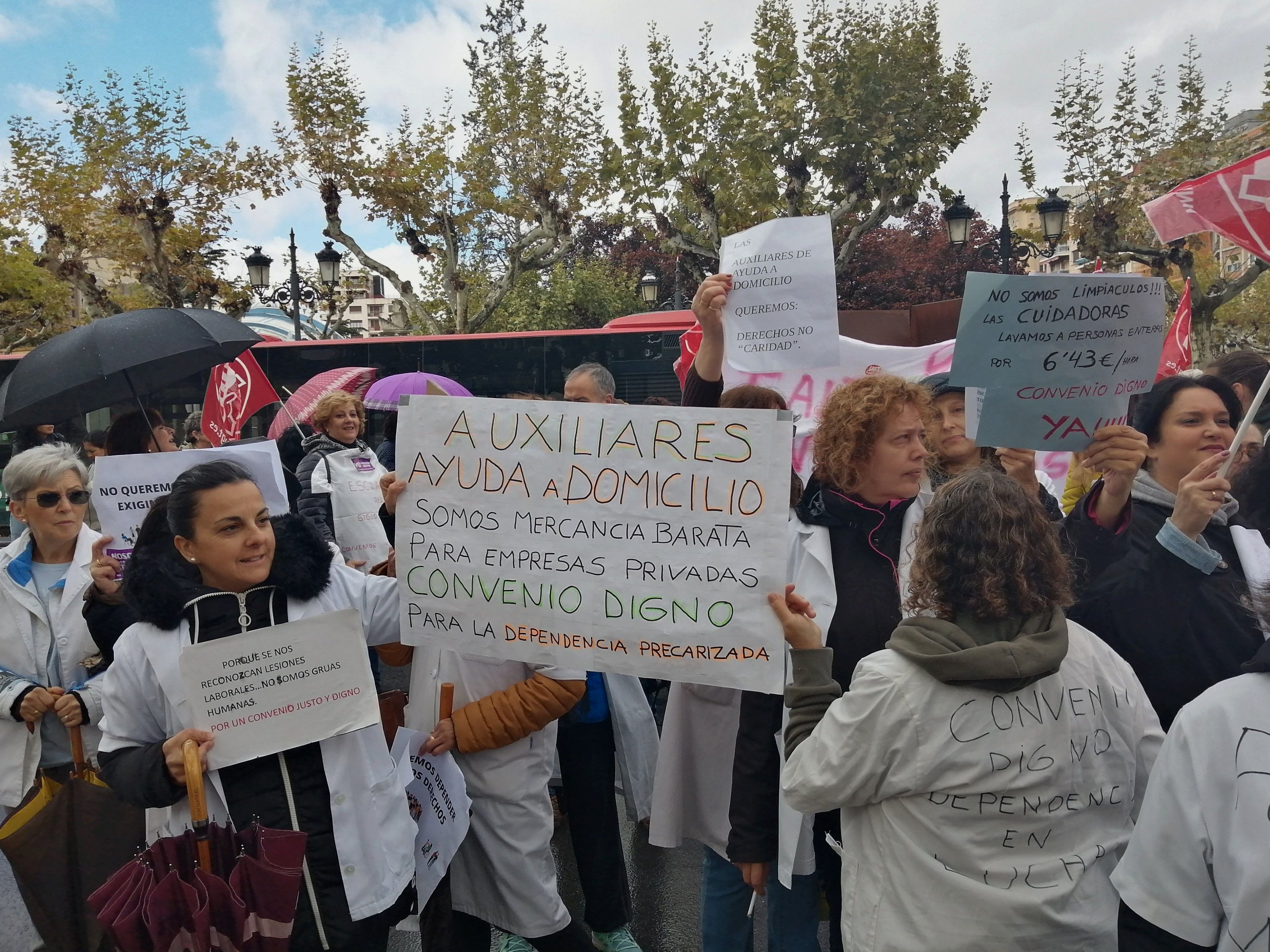 Las cuidadoras de la Ayuda a Domicilio no aguantan más: "Las mejoras prometidas no llegan"