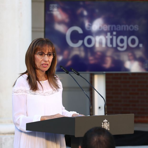 Inés Ruiz, maestra jubilada, a Pedro Sánchez: "Necesitamos seguridad sobre nuestras pensiones" Inés Ruiz, maestra jubilada, a Pedro Sánchez: "Necesitamos seguridad sobre nuestras pensiones"