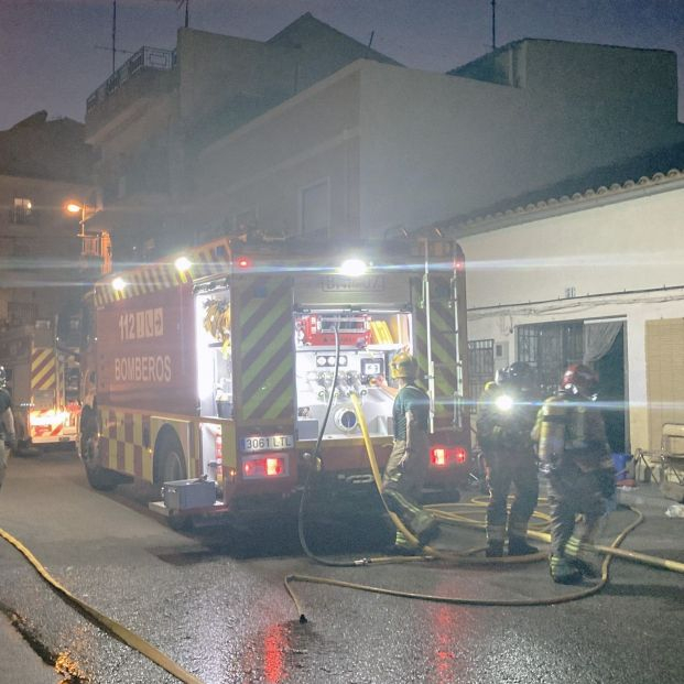 Muere el hombre que intentó sofocar un incendio originado en su vivienda en Murcia