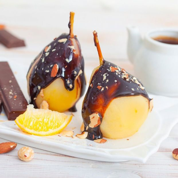 Receta de peras con chocolate y naranja . Foto: Bigstock
