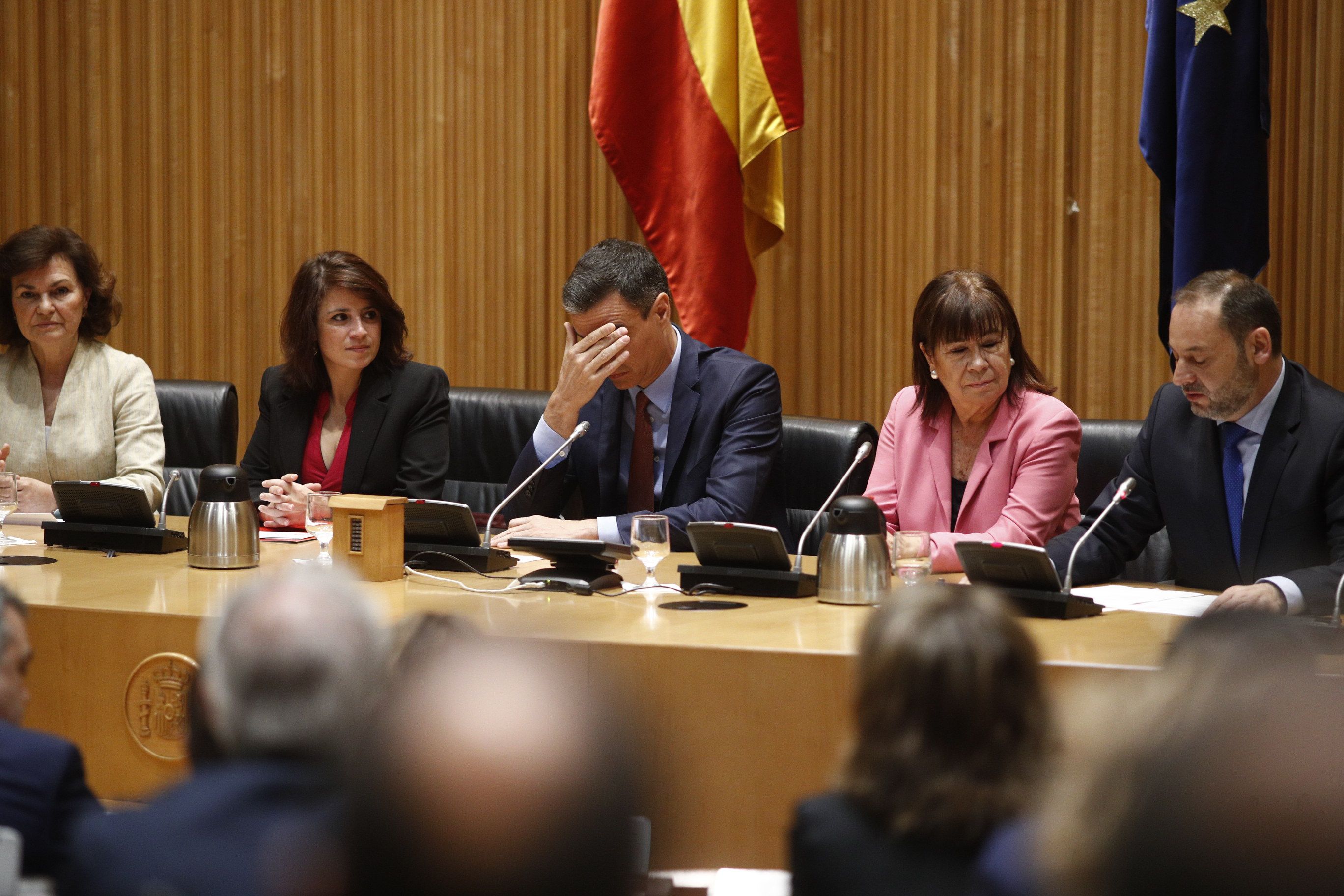 La vicesecretaria general del PSOE Adriana Lastra; el presidente del Gobierno en funciones y secretario general del Partido Socialista Pedro Sánchez; la pr