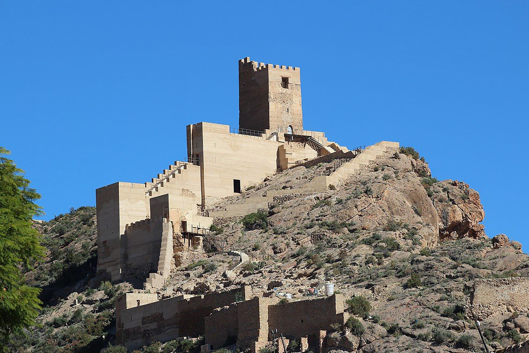 Las tres rutas 'ESPUROAD' para conocer Sierra Espuña y su gastronomía. (Castillo de Alhama-Wikipedia) Las tres rutas 'ESPUROAD' para conocer Sierra Espuña y su gastronomía. (Castillo de Alhama-Wikipedia)