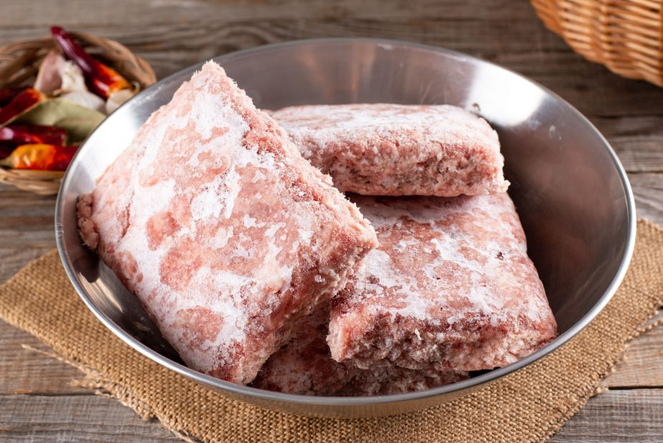 El truco para descongelar carne en solo cinco minutos