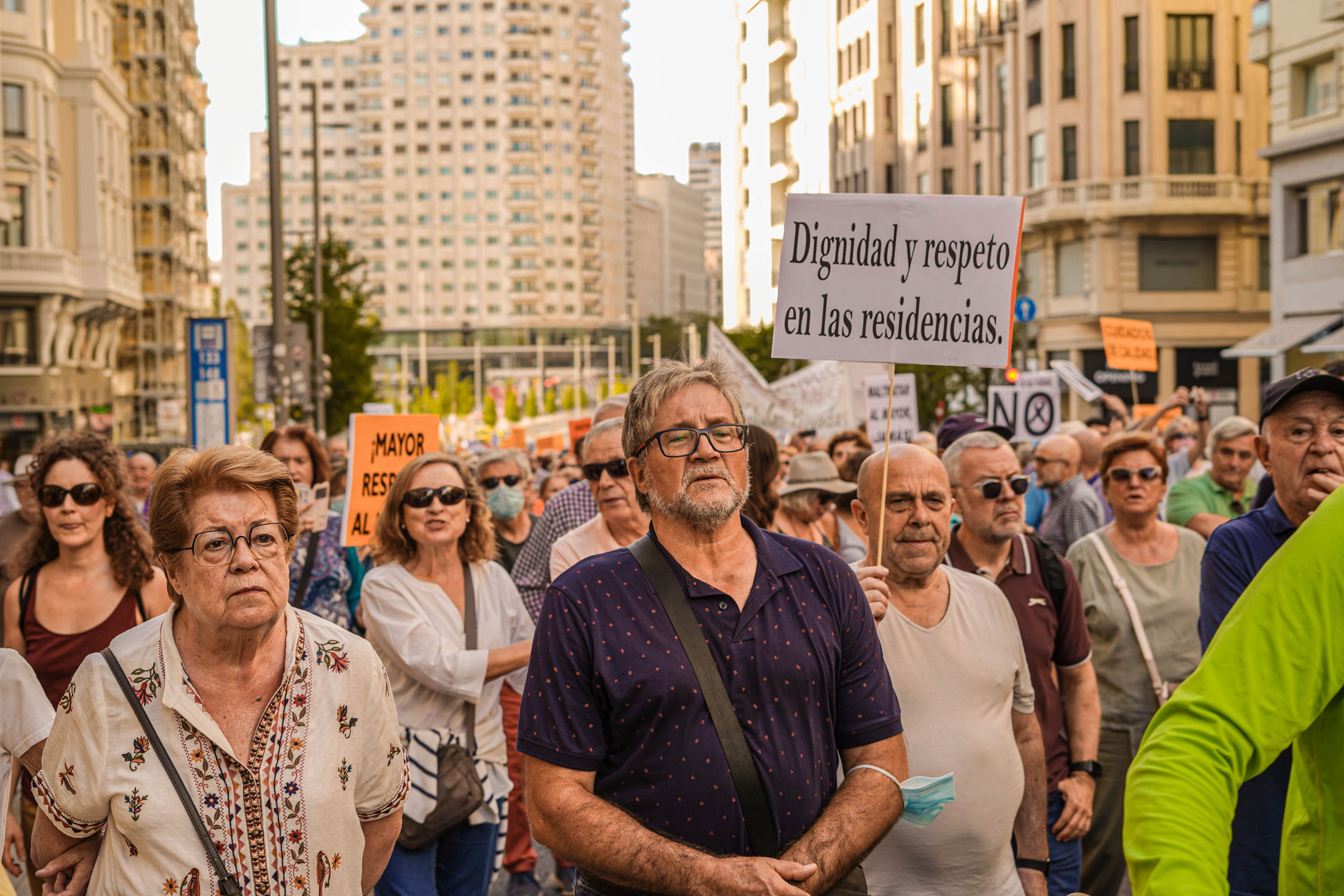 La inflación pone a las residencias frente a un dilema: subir precios, bajar calidad o pérdidas Manifestación residencias 17 de septiembre Madrid (Foto: Álvaro Ríos y Pablo Recio)