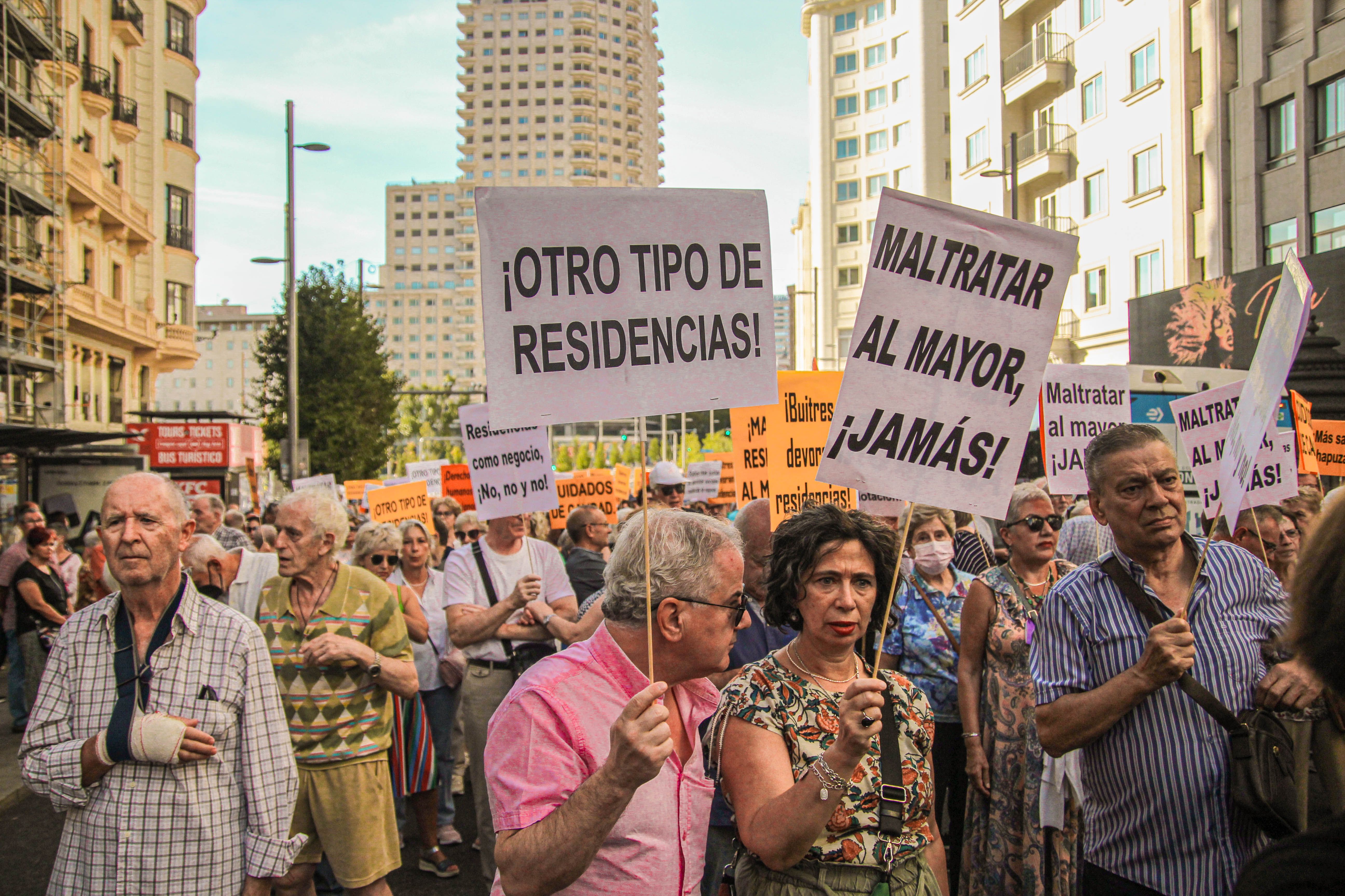 La Unión Ciudadana Por la Mejora de las Residencias alerta: "Se están violando los derechos humanos" Manifestación residencias 17 de septiembre Madrid (Foto: Álvaro Ríos y Pablo Recio)