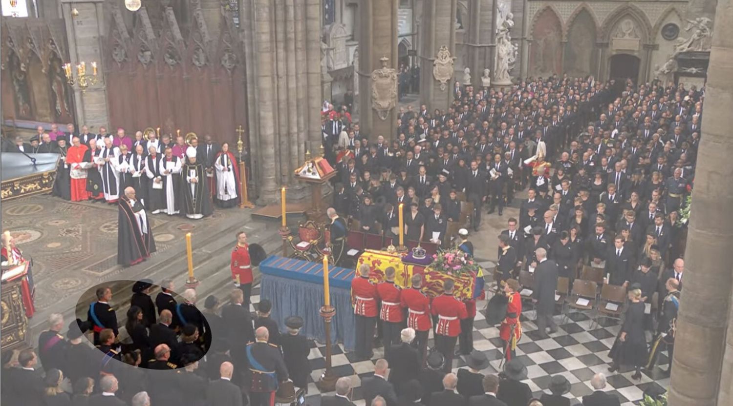 Los Reyes, sentados junto a los eméritos en el funeral de Isabel II