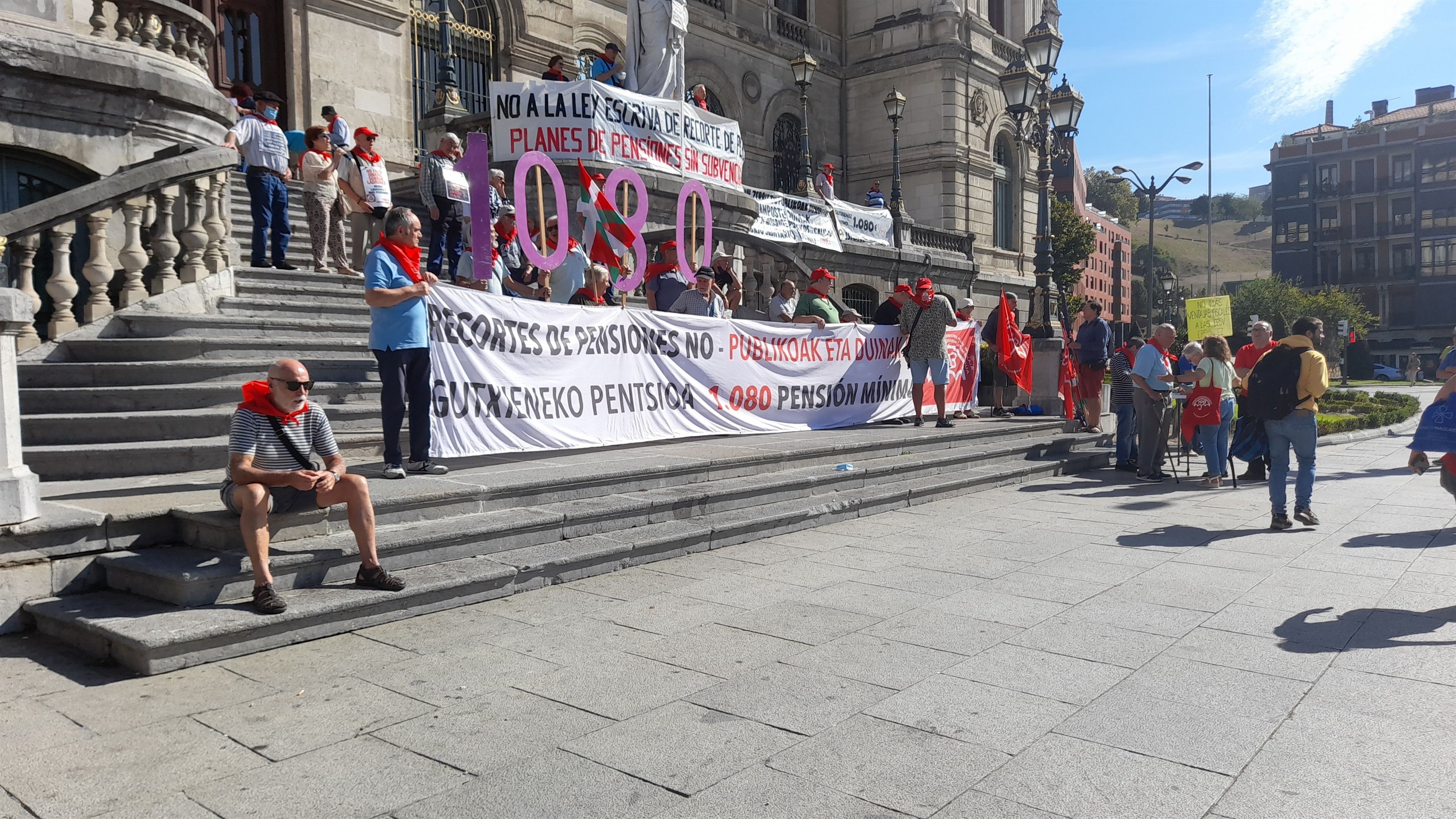 Pensionistas vascos piden una paga en diciembre que compense "el poder adquisitivo perdido"