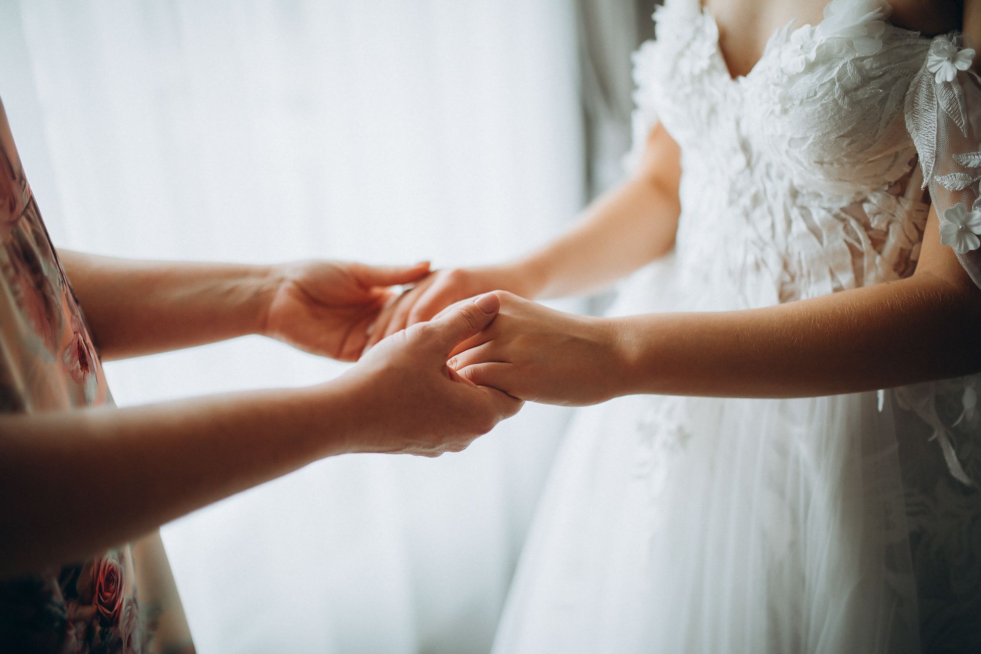 VÍDEO: Sorprende a su abuela cambiando su vestido de novia por el que ella llevó en su día. Foto: Bigstock