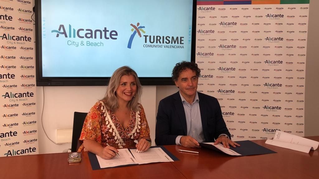 La vicealcaldesa y responsable de Turismo, Mari Carmen Sánchez, y el secretario autonómico de Turismo, Francesc Colomer. Foto:EuropaPress La vicealcaldesa y responsable de Turismo, Mari Carmen Sánchez, y el secretario autonómico de Turismo, Francesc Colomer. Foto:EuropaPress