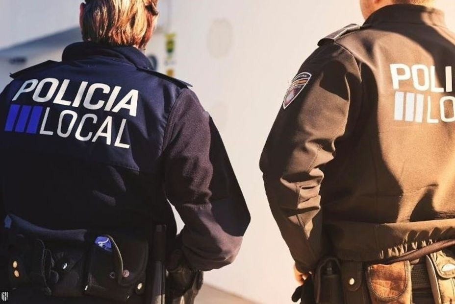 Un grupo de adolescentes propina una paliza a un jefe de Policía Local en Mallorca