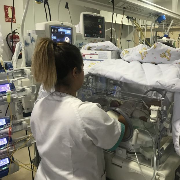 Piden desesperadamente un avión medicalizado para trasladar a su hijo desde Bali a España Piden desesperadamente un avión medicalizado para trasladar a su hijo desde Bali a España