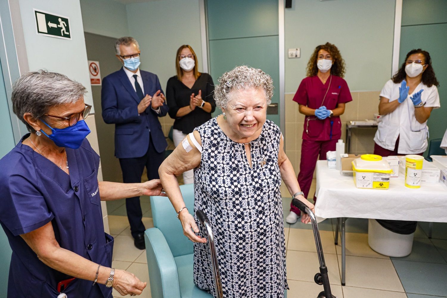 Los mayores en residencias inmunizados con la cuarta dosis resisten todavía a la octava ola
