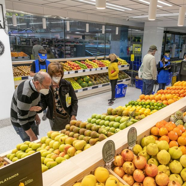 Subida histórica del 15,2% de la cesta de la compra: los supermercados más baratos y más caros