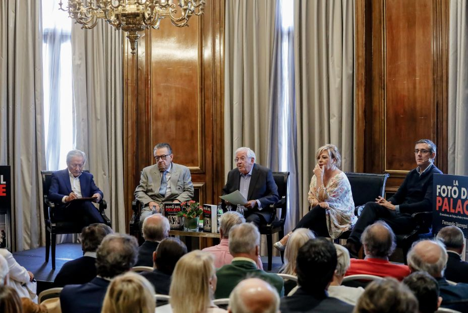 Fernando Jáuregui presenta su libro 'La foto del Palace'. Foto: Europa Press