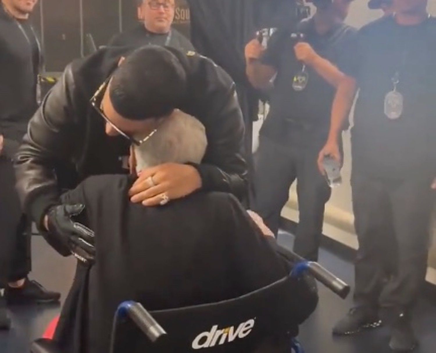 Una mujer de 90 años enferma de cáncer cumple su sueño: conocer a Daddy Yankee