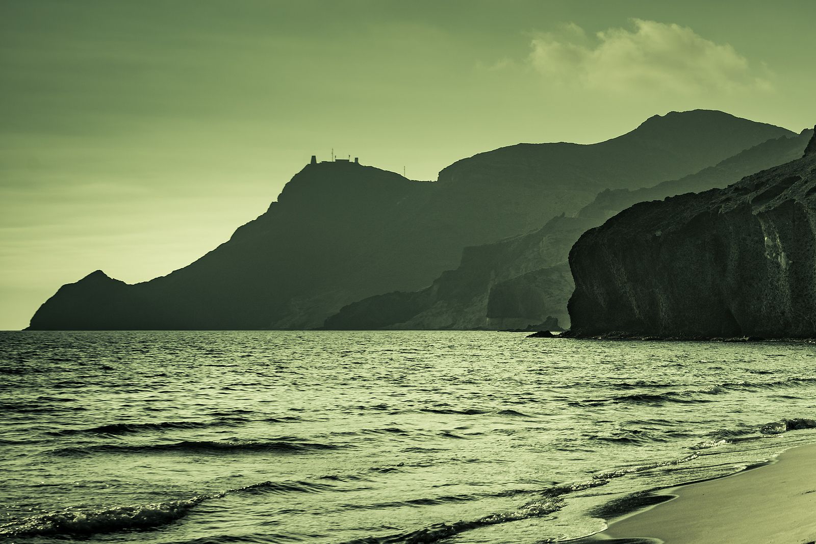 Ruta por las playas de Almería y por los productos de su Mediterráneo. Mónsul Bigstock