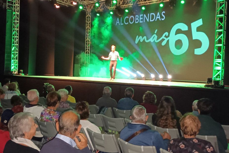 La 'Tarjeta Alcobendas Más 65' dará prestaciones especiales y ventajas a los mayores de la ciudad. Foto: Ayuntamiento de Alcobendas