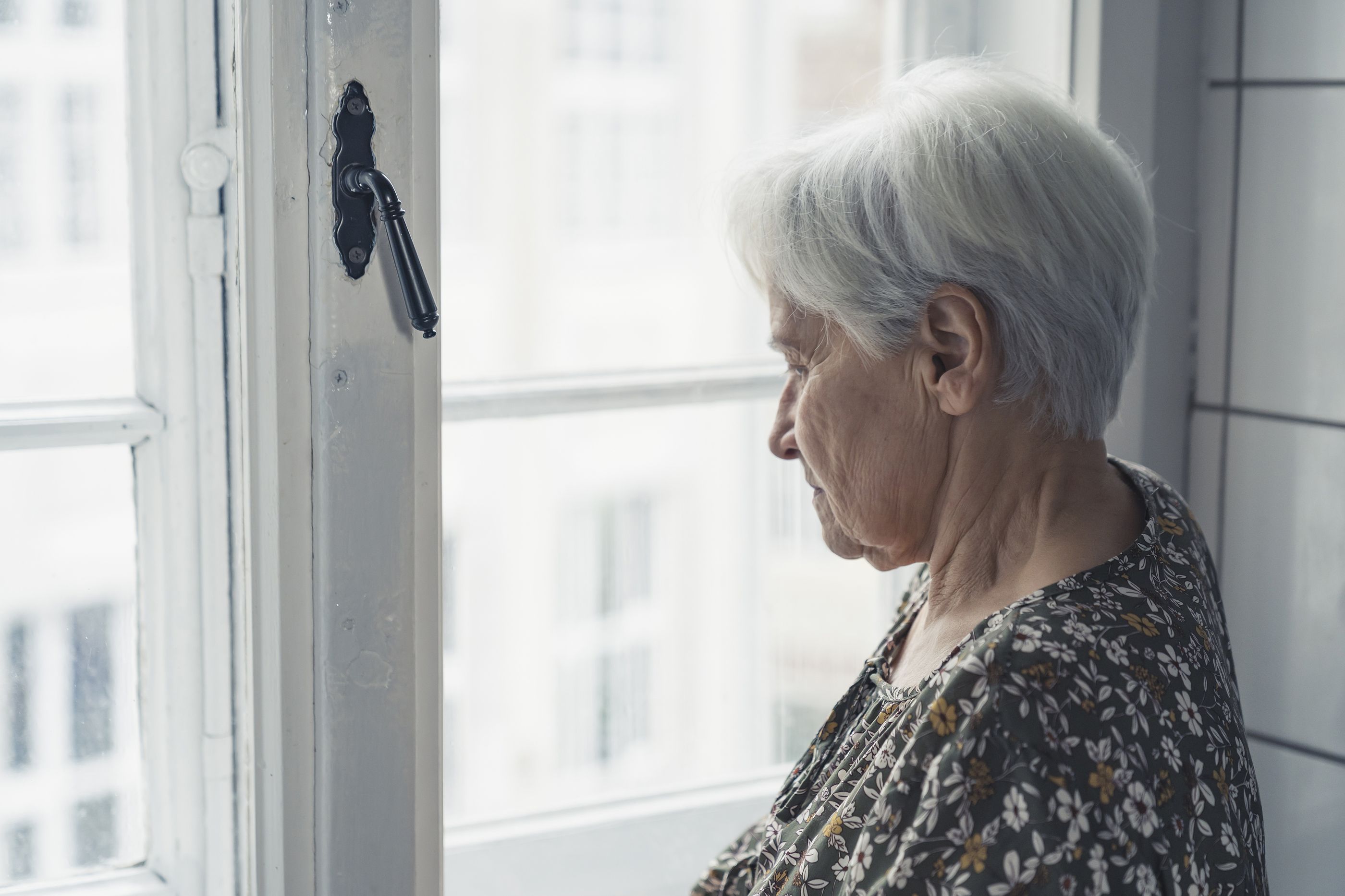 Vivir la vejez en soledad es el "gran temor" de casi la mitad de los españoles