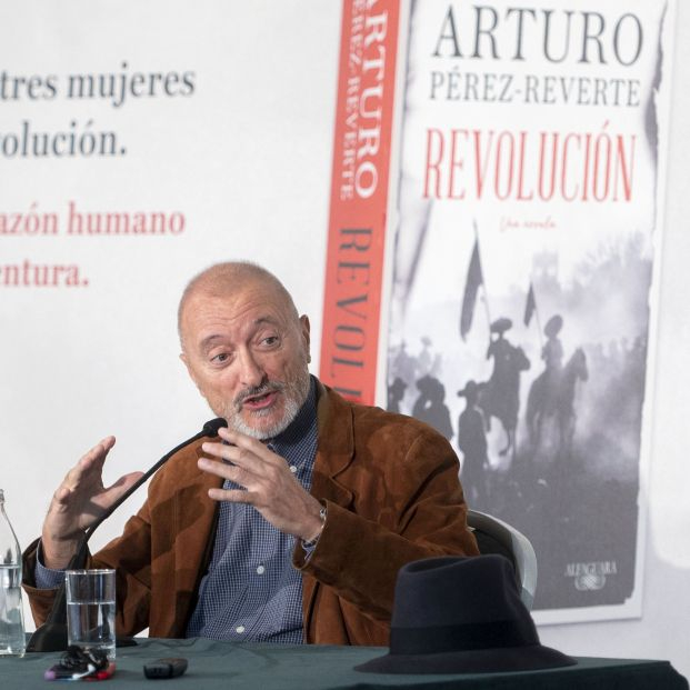 Pérez-Reverte presenta 'Revolución': "Quiero mostrar las contradicciones del ser humano"