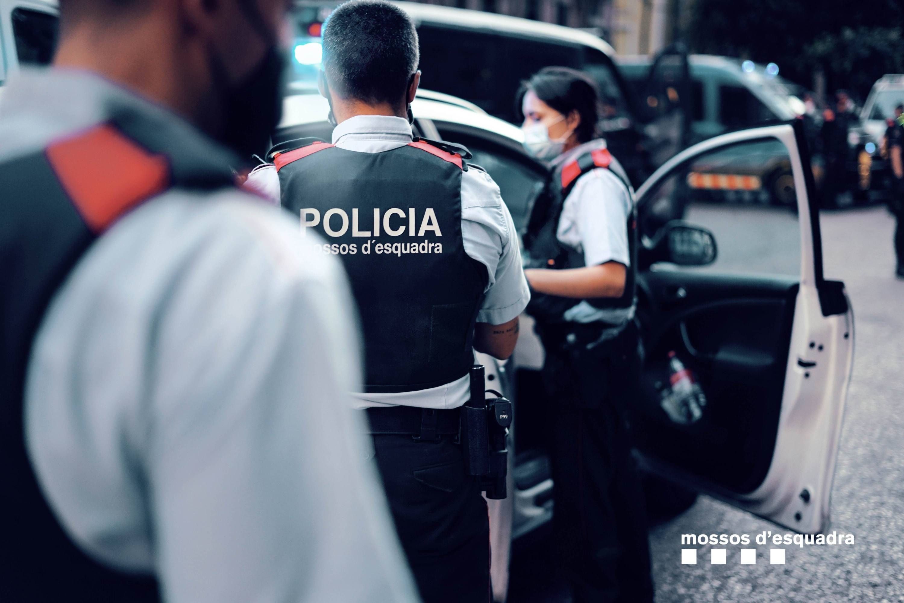 Asesinato en una residencia de Barcelona: un usuario mata a otro con un bote de espuma de afeitar