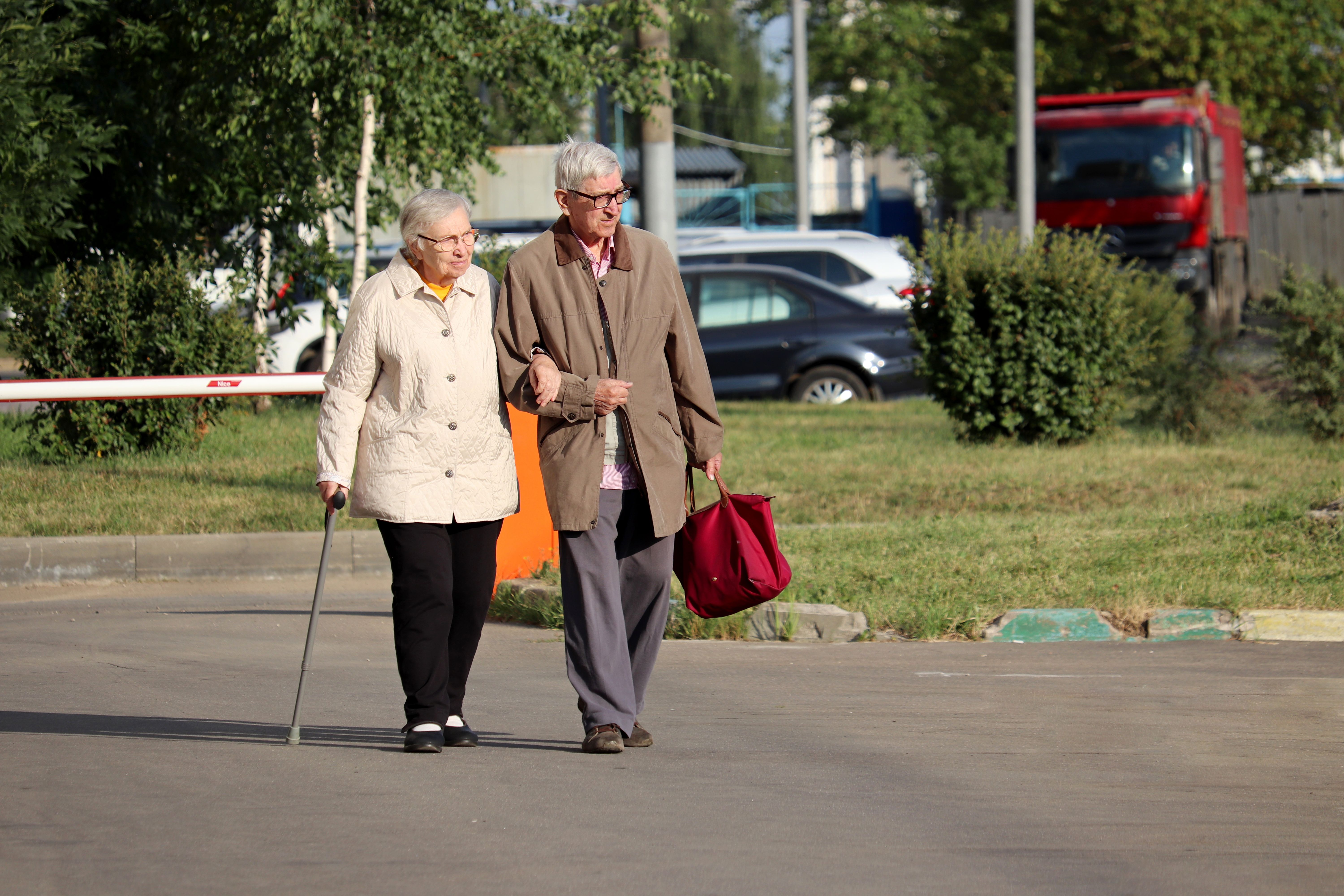 Asturias pondrá en marcha oficinas de vida autónoma y participativa para las personas mayores. Foto: Bigstock