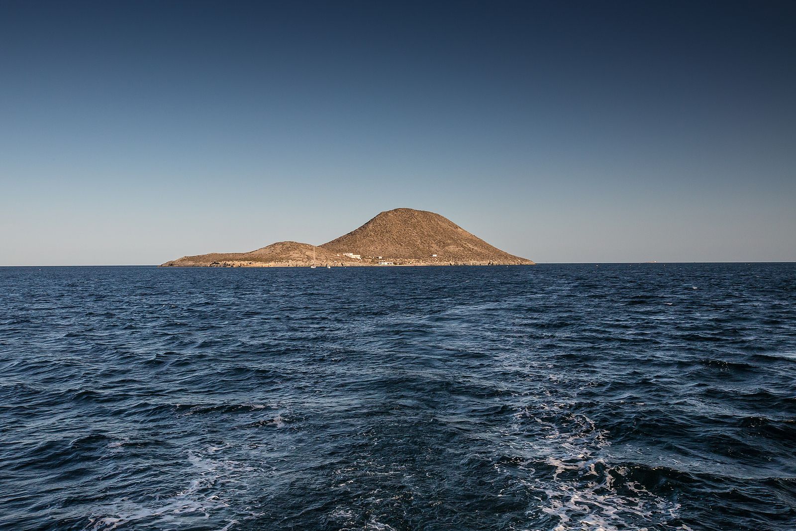 Ruta por las islas del Mar Menor y su gastronomía. bigstock  Isla Barón