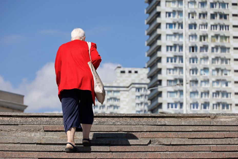 Hacer accesible la vivienda “mejora la independencia y la calidad de vida” de las personas mayores. Foto: BIgstock