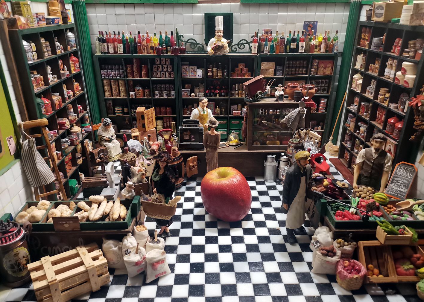 Una exposición muestra los comercios y oficios del siglo XX en miniatura. Foto: Centro Comercial Moda Shopping