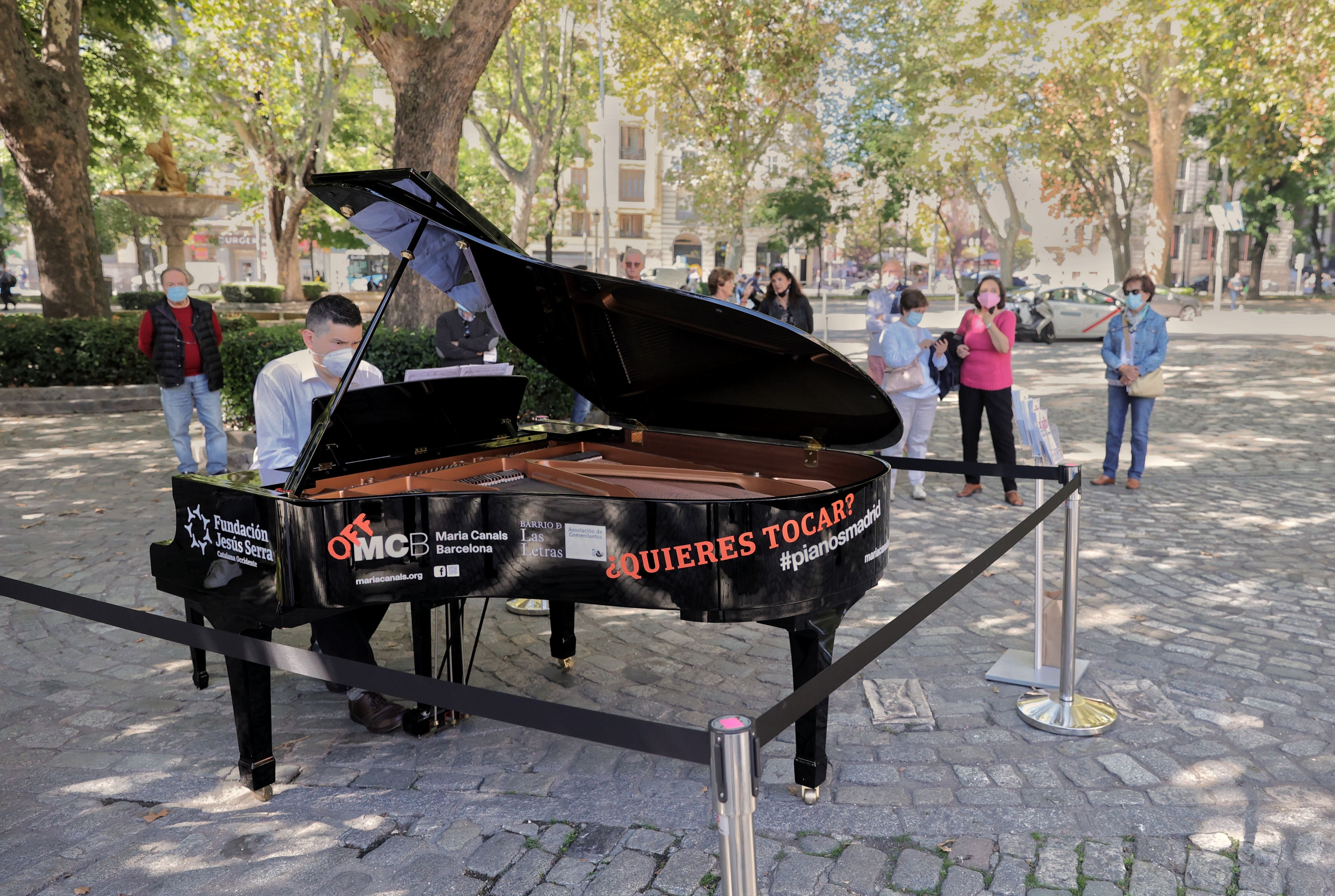 Los pianos de cola inundan de música este viernes diez lugares emblemáticos de Madrid