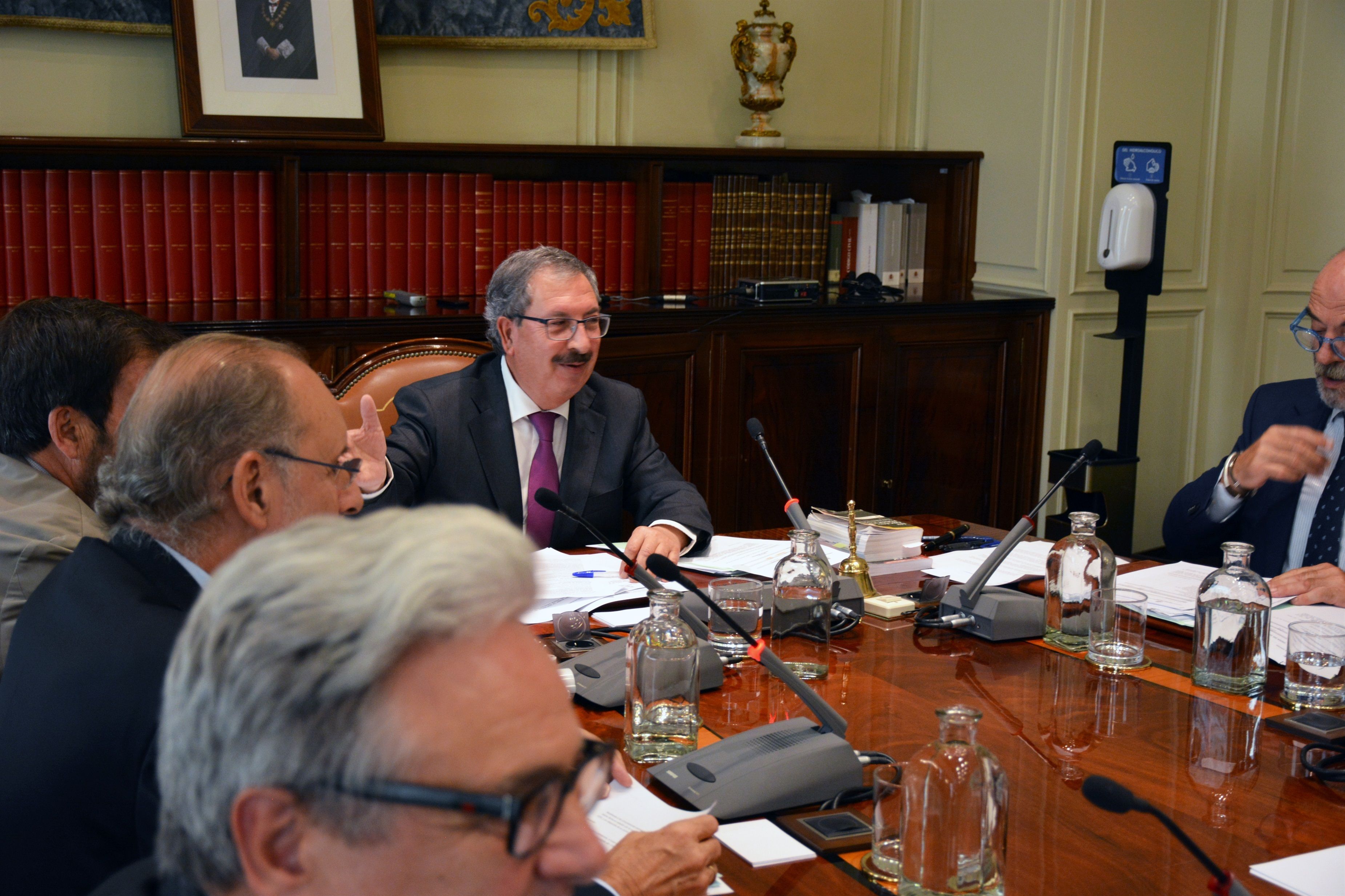 El CGPJ designa a Rafael Mozo como presidente y provoca una bicefalia en el Poder Judicial El CGPJ designa a Rafael Mozo como presidente y provoca una bicefalia en el Poder Judicial