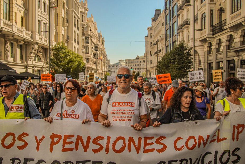 Los pensionistas denuncian que su poder adquisitivo está en juego Foto: Álvaro Ríos y Pablo Recio)