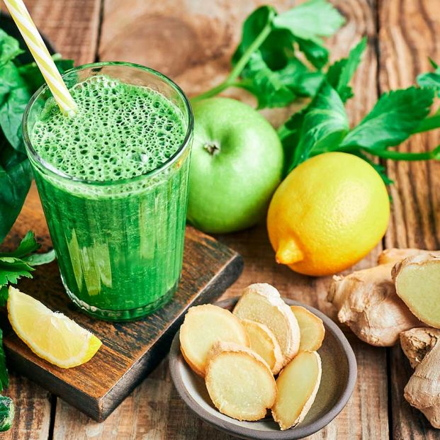 Smoothie o batido verde de manzana. Foto:  bigstock