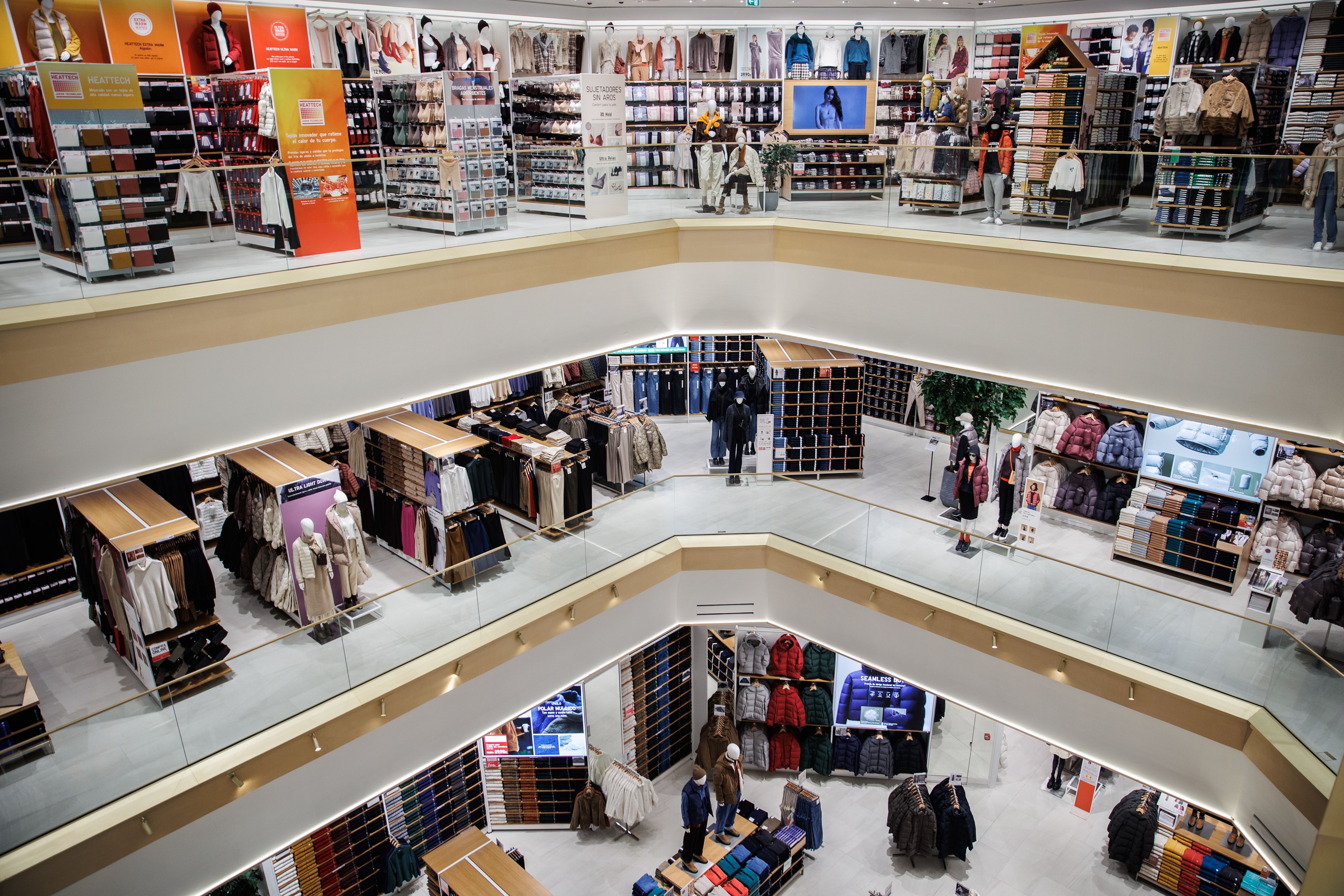 Más del 80% de las empresas de moda subirá el precio de su ropa este año por la inflación
