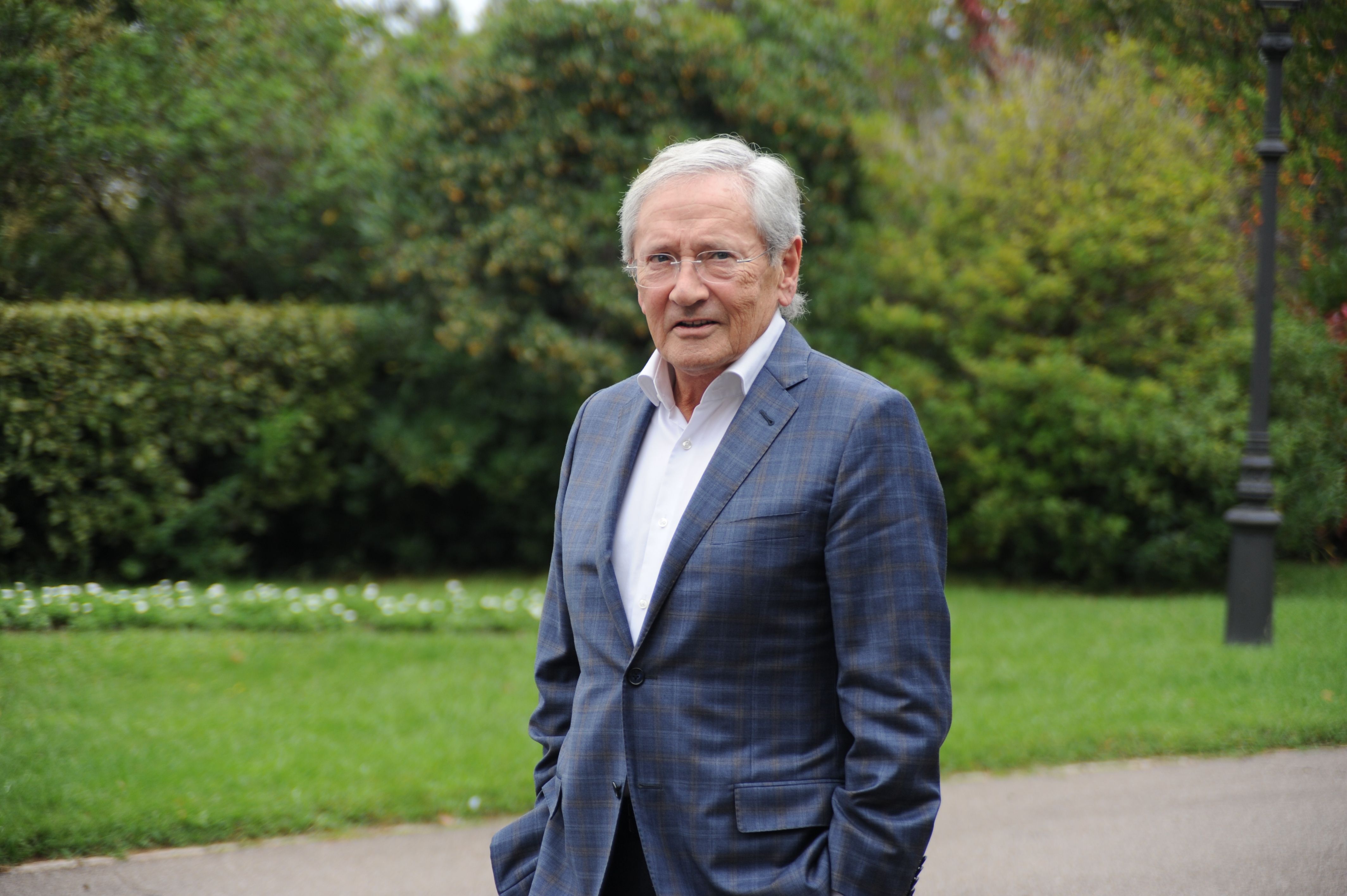 Fernando Ónega inaugura un nuevo ciclo de 'Cronistas del siglo XXI' de la Fundación Miguel Delibes. Foto: Europa Press