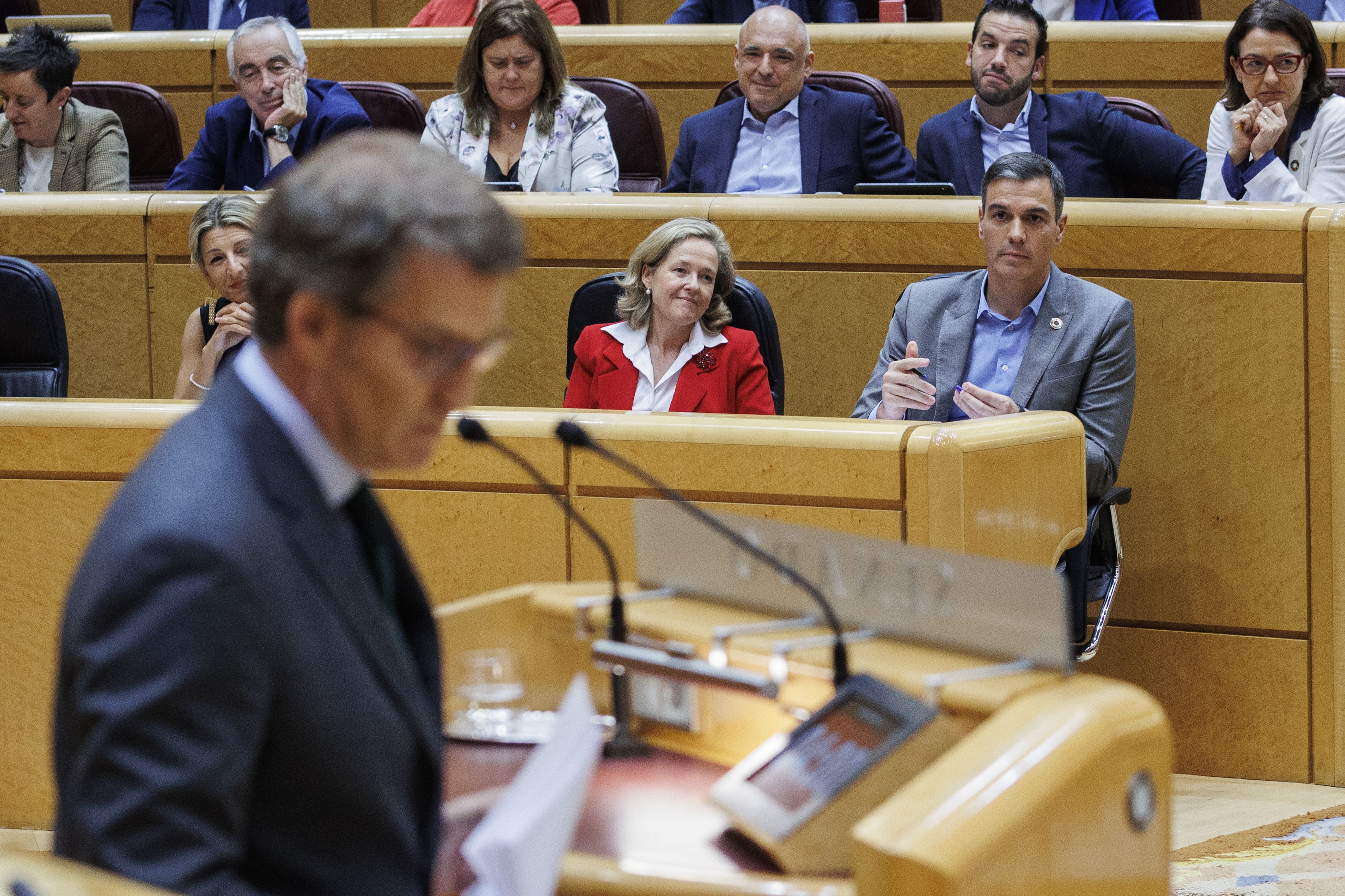 Sánchez y Feijóo se enzarzan en el Senado por las pensiones: "¿A quién quiere dar lecciones?"