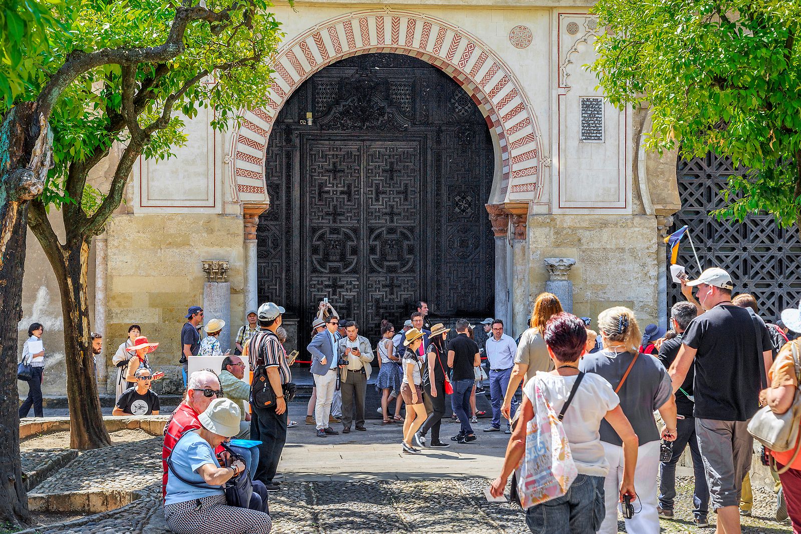 Córdoba recupera las visitas guiadas por la ciudad para personas mayores
