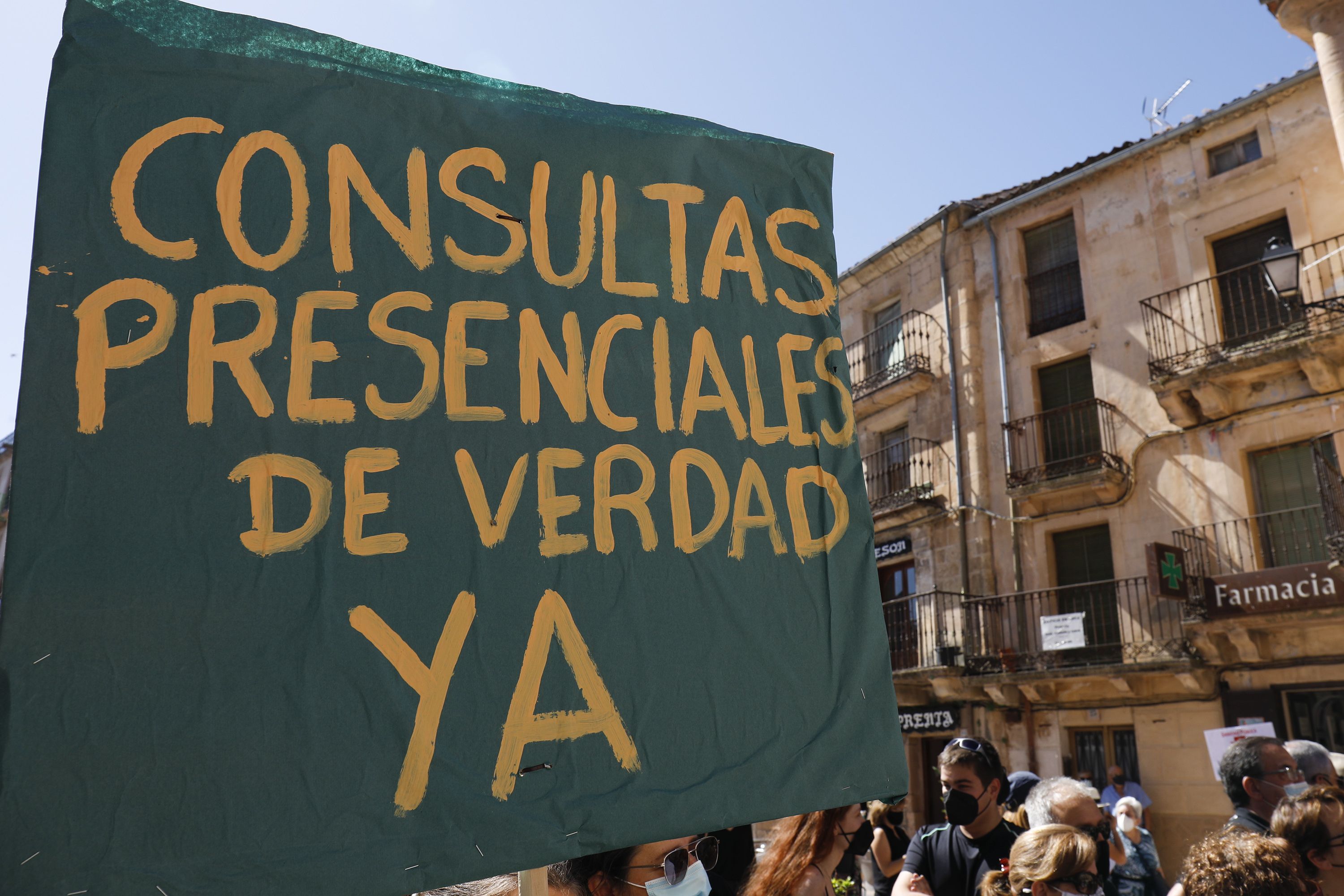 Los defensores del pueblo de toda España reclaman una sanidad "fundamentalmente presencial"