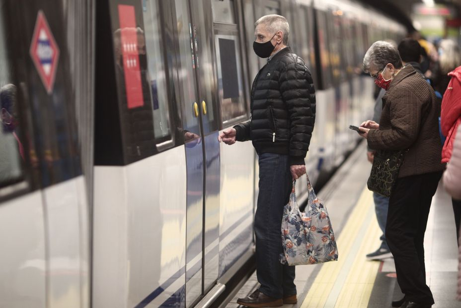 El abono transporte será gratis para los mayores de 65 años en Madrid a partir de 2023