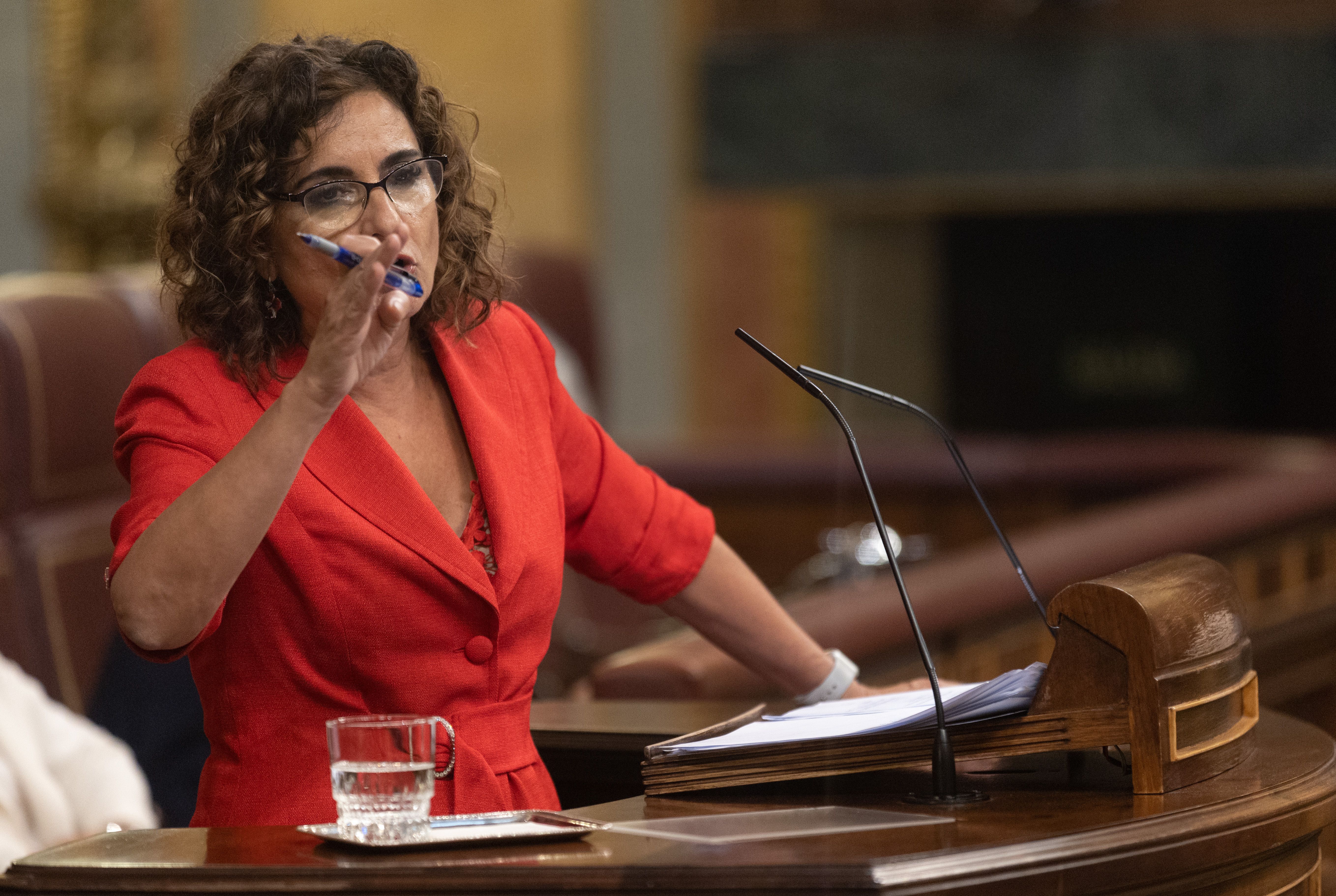 Montero, sobre la subida de las pensiones: "Enfrentar a mayores y jóvenes es mezquino"