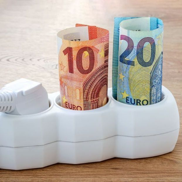 El aumento del IVA de la luz al 10% encarecerá la factura en 24 euros de media al año